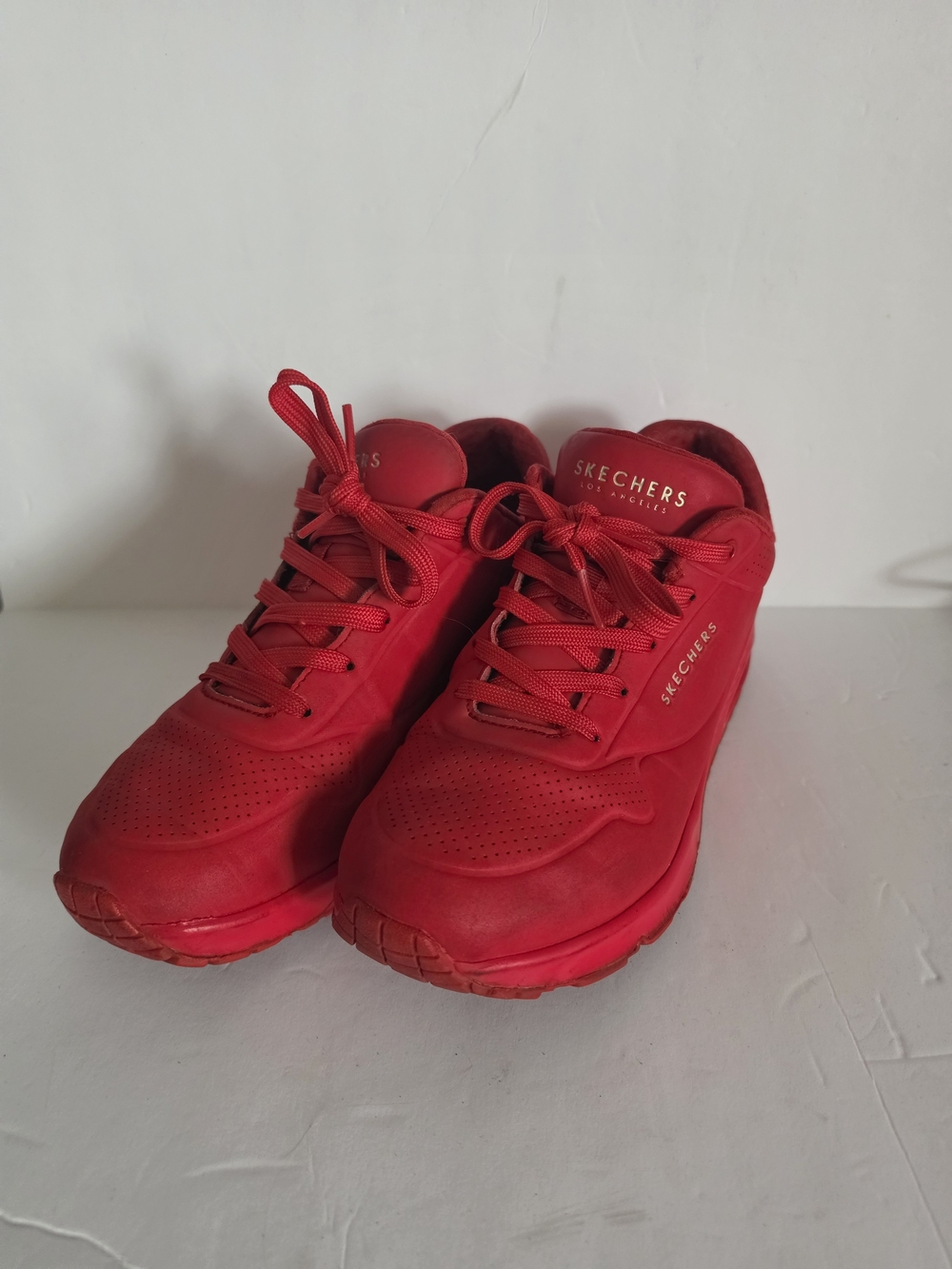 Skechers Uno Stand On Air All Red Sneakers - Women's Size 9
